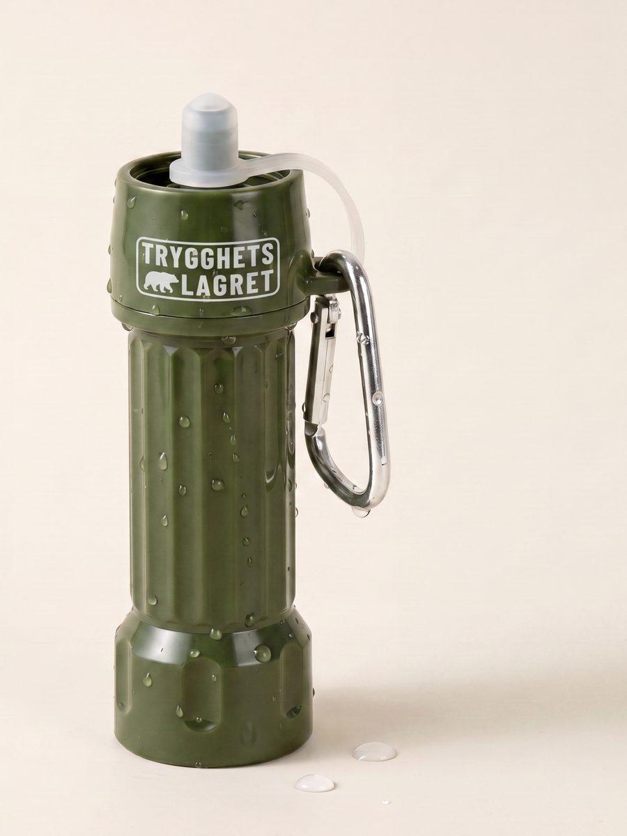 Green Trygghetslagret water filter with a carabiner clip